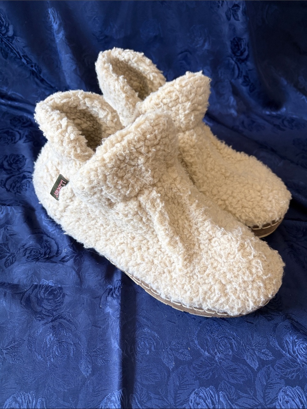 L.L.Bean Women’s Beige Sherpa Fleece Bootie Slippers Rubber Sole Logo-Size 9M